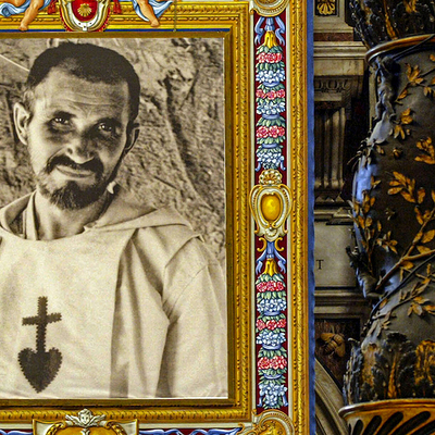 SeligsprechungMit einem Festgottesdienst im Petersdom ist der französische Einsiedler Charles de Foucauld am 13. November 2005  selig gesprochen worden. Im Auftrag von Papst Benedikt XVI. erhob Kurienkardinal Jose Saraiva Martins auch die beiden ita