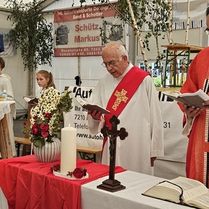 Hl. Messe: Zelebranten Pater Kuruvila und Diakon Dr. Peter Zotti